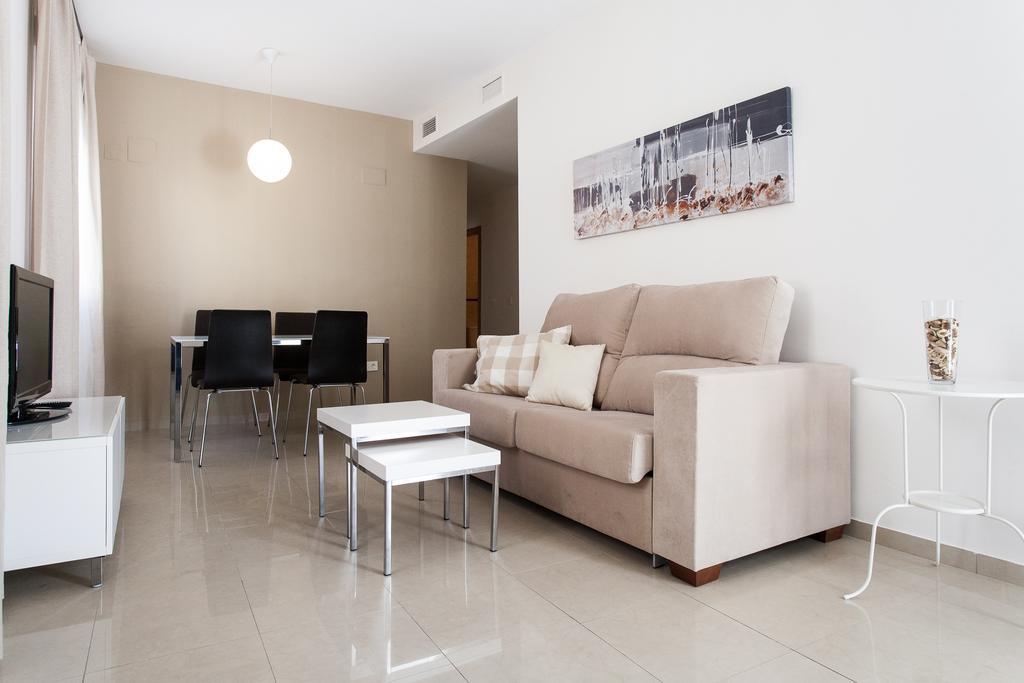 Apartamentos Diaber San Leandro Sevilla Habitación foto