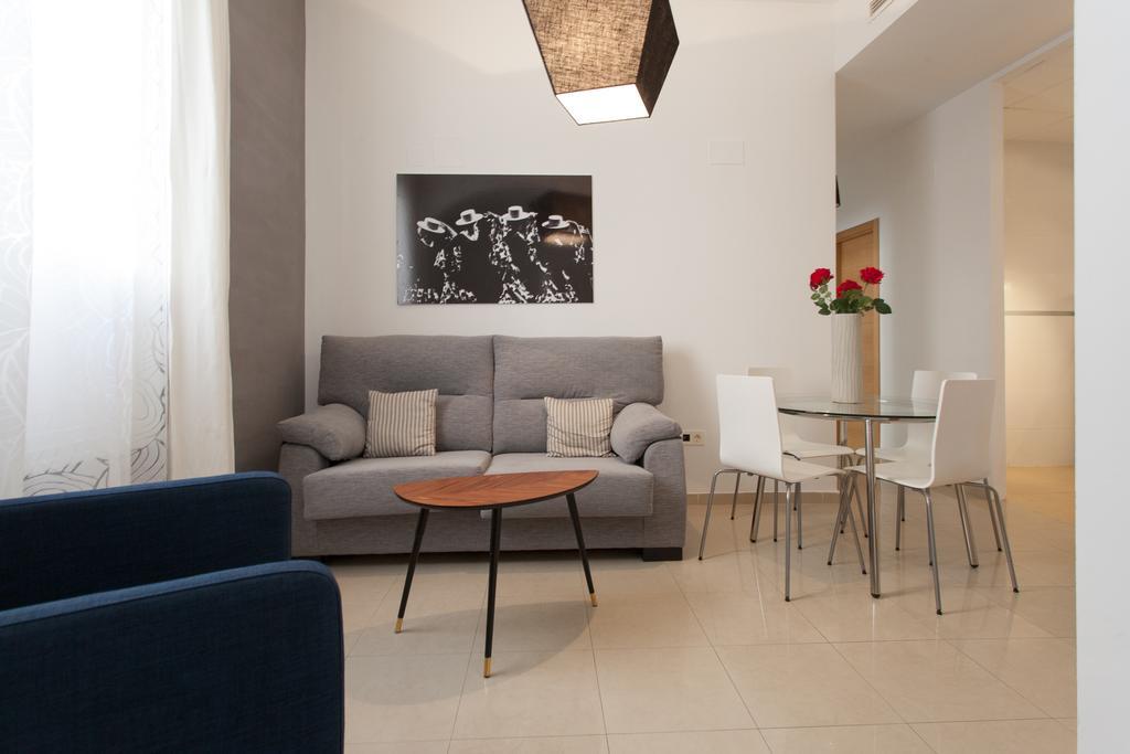 Apartamentos Diaber San Leandro Sevilla Habitación foto